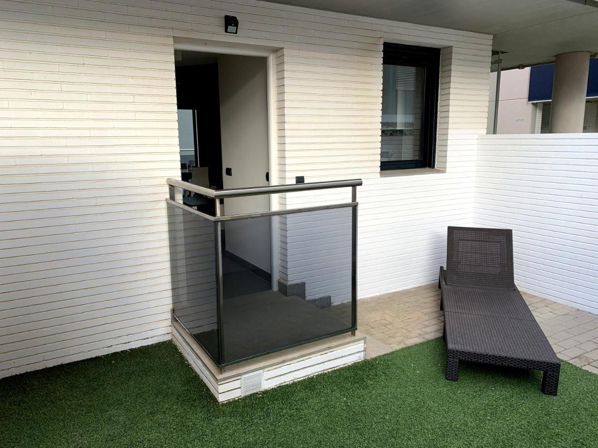 Apartamento Con Jardin En Primera Linea De Playa Con Parking Y Piscina Peniscola Luaran gambar
